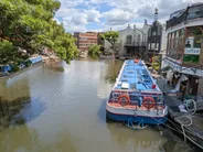 Camden et le Regent's Canal à pied, Londres, Angleterre