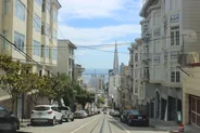 Cable car et collines de Nob Hill, San Francisco, Californie