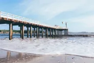 Plage de San Simeon et jetée, San Simeon, Californie