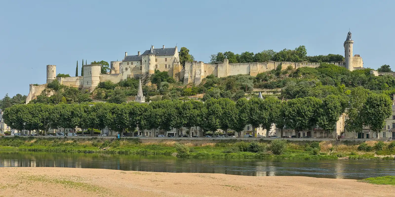 Chinon et Fontevraud, Châteaux de la Loire