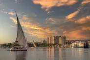 Felouque sur le Nil au coucher du soleil, Le Caire et Gizeh, Égypte