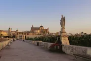Pont romain et Calahorra au coucher du soleil, Cordoue, Espagne classique