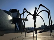 Les berges de la ria, de Puppy à Maman, Bilbao, Espagne du Nord