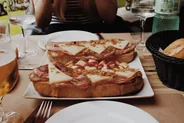 Tournée de tapas offertes avec la consommation, Grenade, Espagne classique