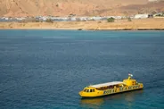 Bateau à fond de verre dans le golfe, Aqaba, Jordanie