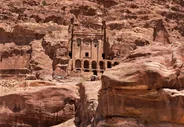 Les tombeaux royaux et le théâtre nabatéen, Petra, Jordanie