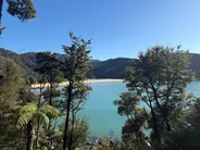 Nuit en cabane du DOC sur le sentier, Abel Tasman et Nelson, Nouvelle-Zélande