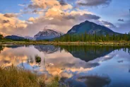 Lacs Vermilion au lever du soleil, Banff, Ouest canadien