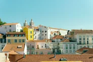 Alfama et ses ruelles à pied, Lisbonne, Portugal classique