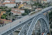 Ribeira et traversée du pont Luís I à pied, Porto, Portugal classique