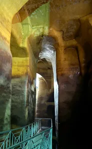 Palombaro Lungo, la citerne sous la place, Matera, Pouilles