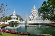 Temple blanc, Wat Rong Khun, Chiang Rai, Thaïlande classique