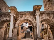 Vieille ville de Kaleiçi et la porte d'Hadrien, Antalya, Turquie