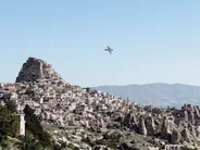 Village troglodyte d'Uçhisar et son château, Cappadoce, Turquie
